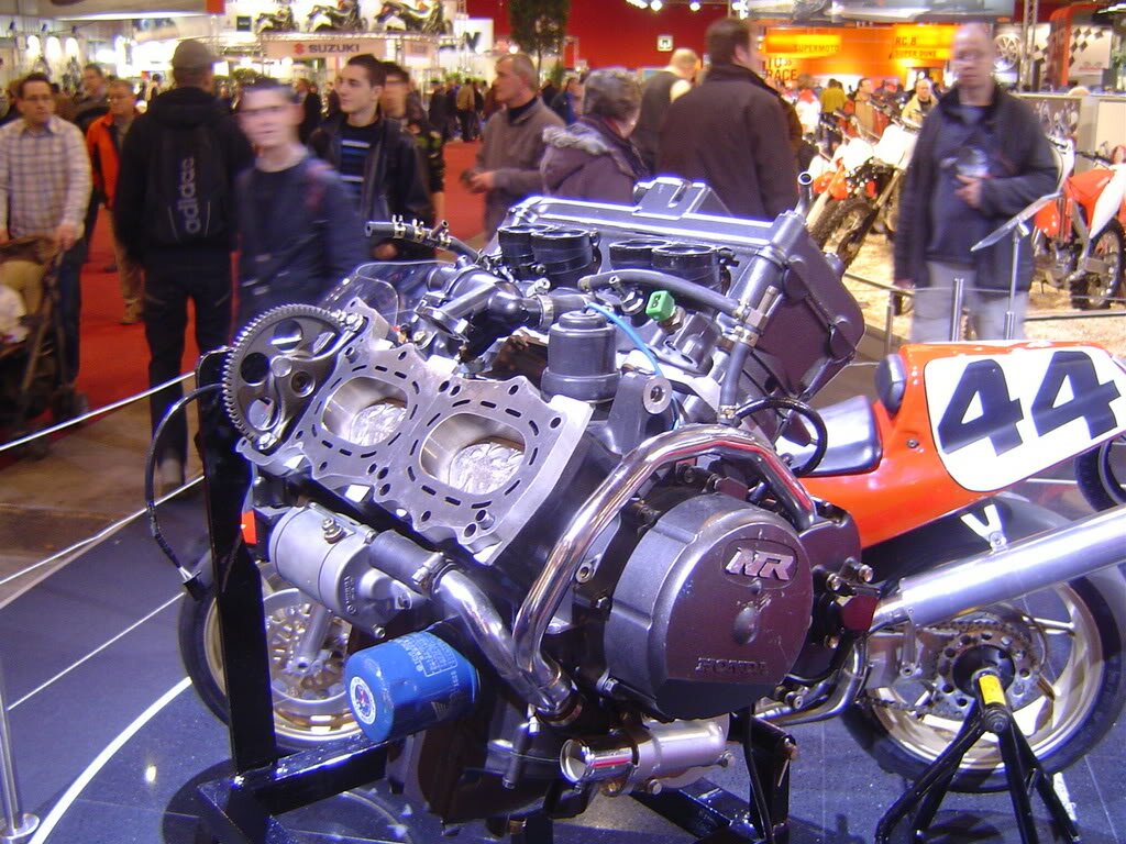Двигатель мотоцикла Honda NR500